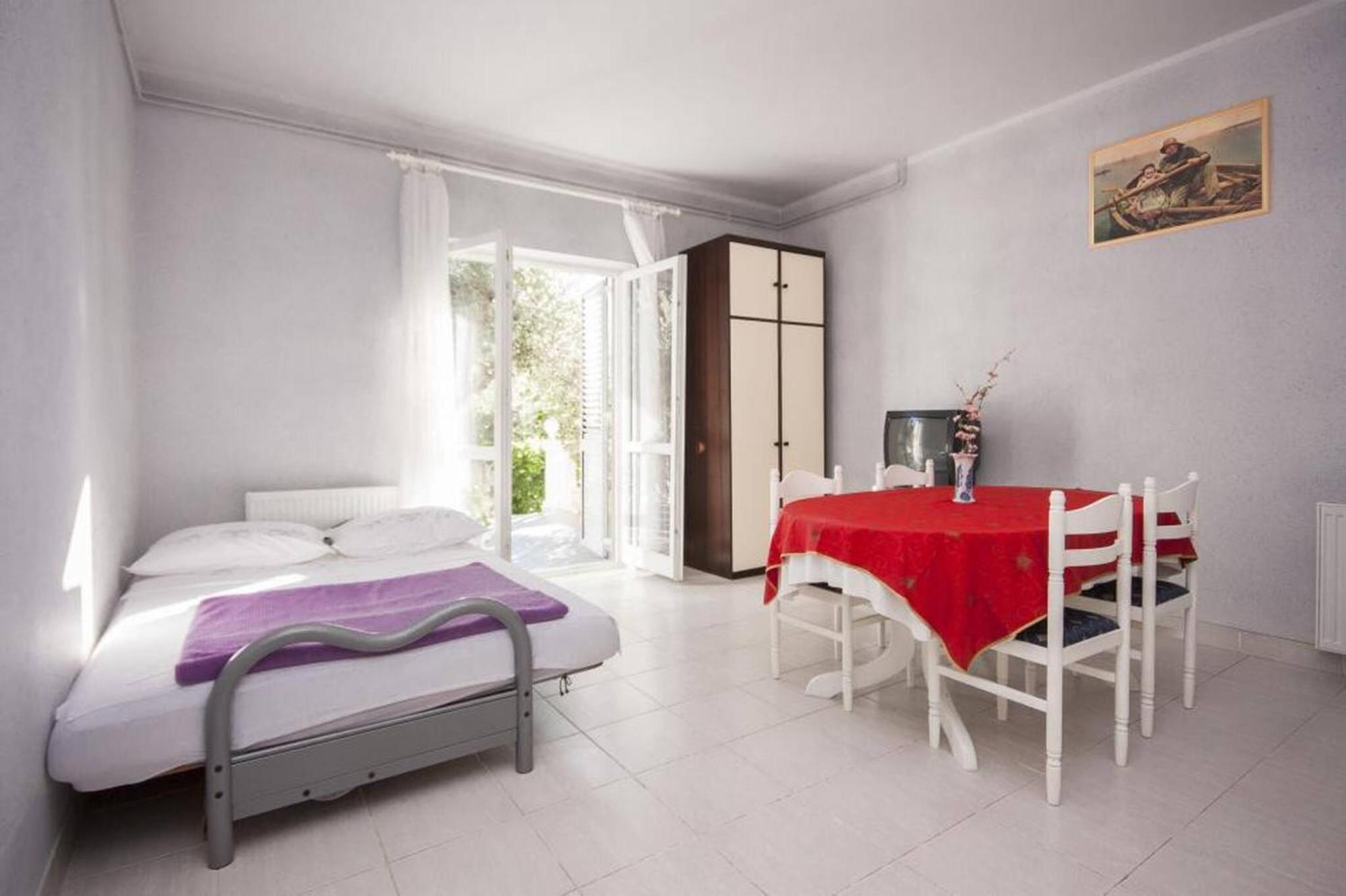 Apartments Zdenka Brodarica  Luaran gambar