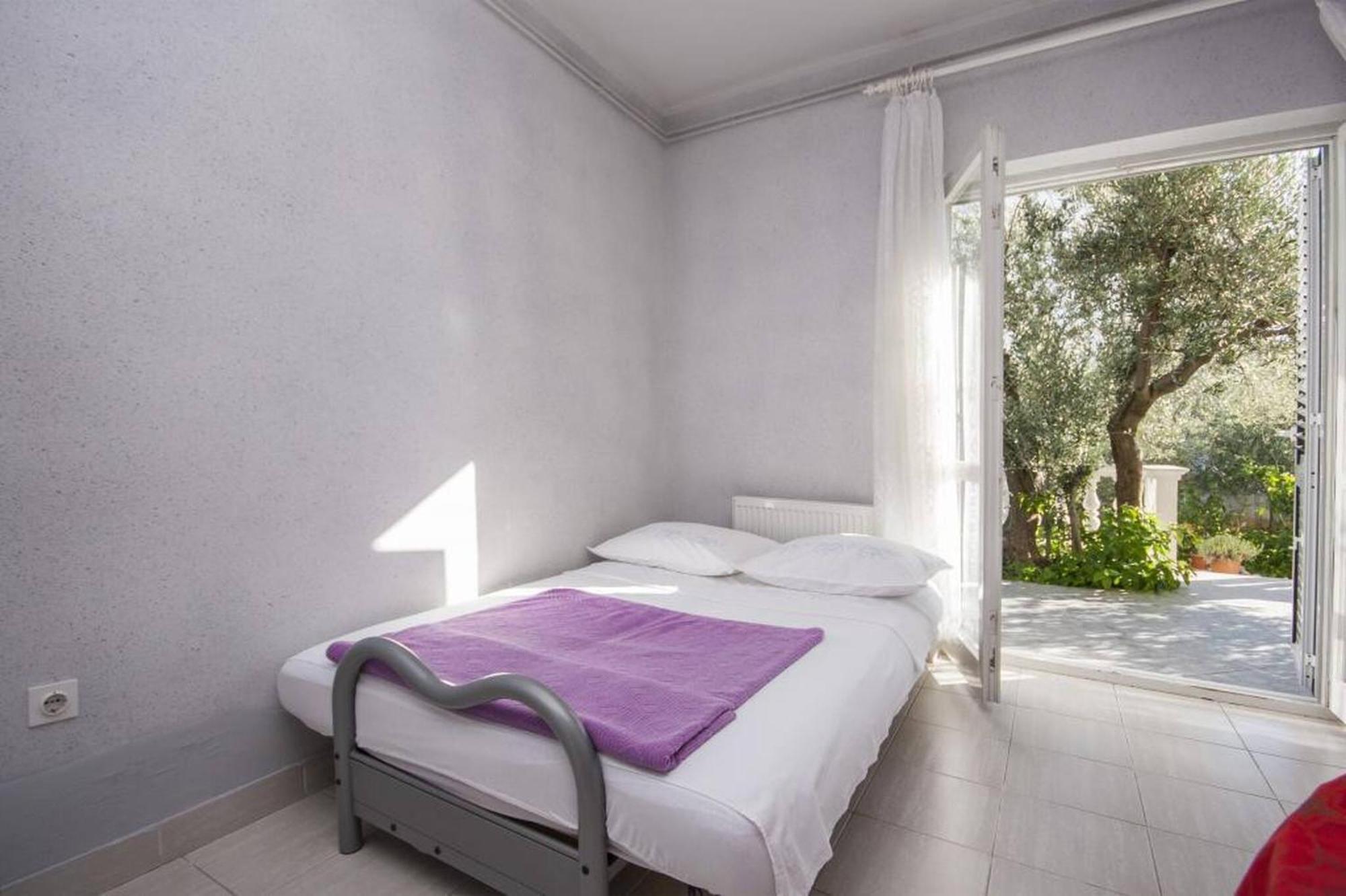 Apartments Zdenka Brodarica  Luaran gambar