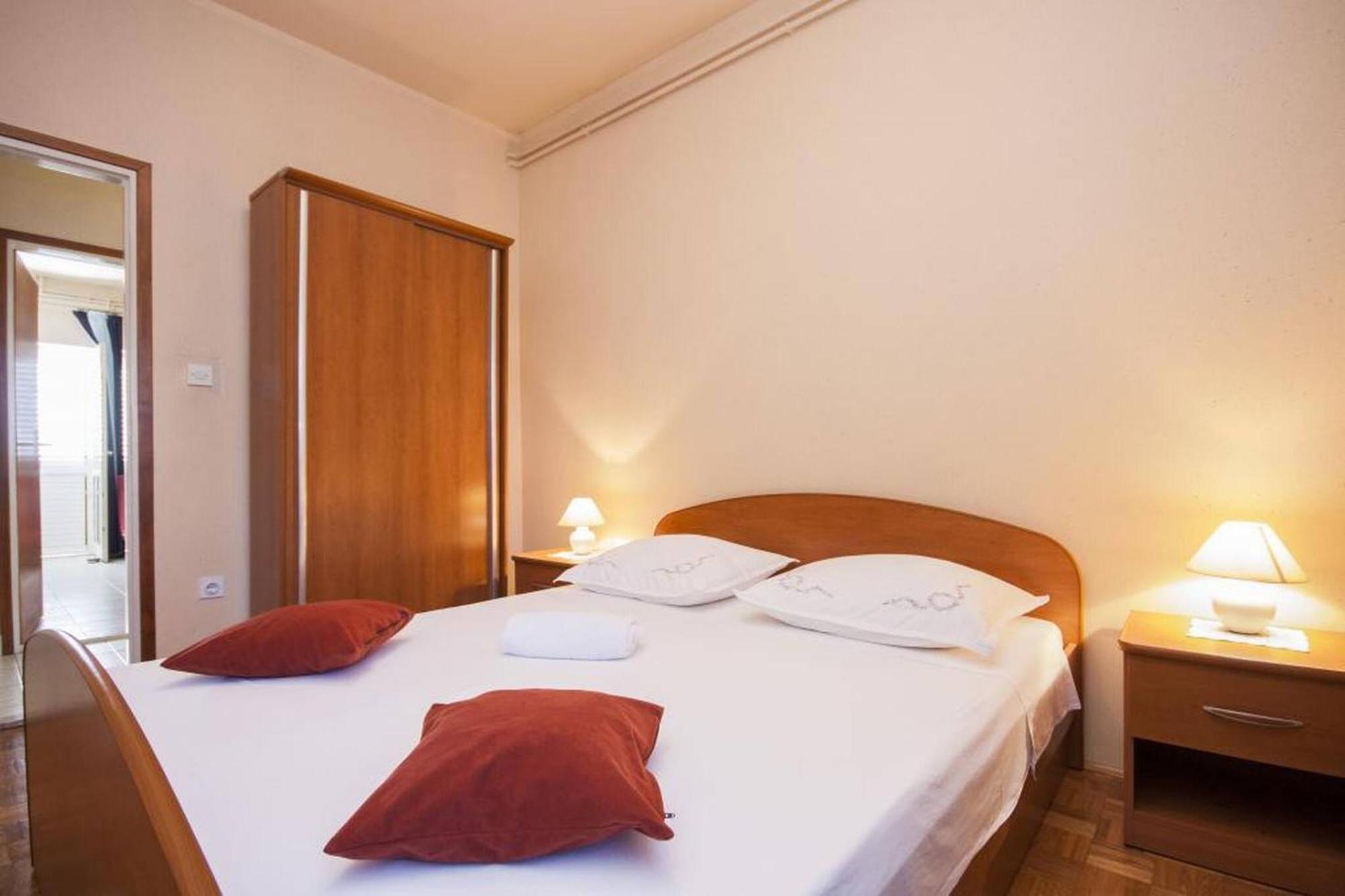Apartments Zdenka Brodarica  Luaran gambar