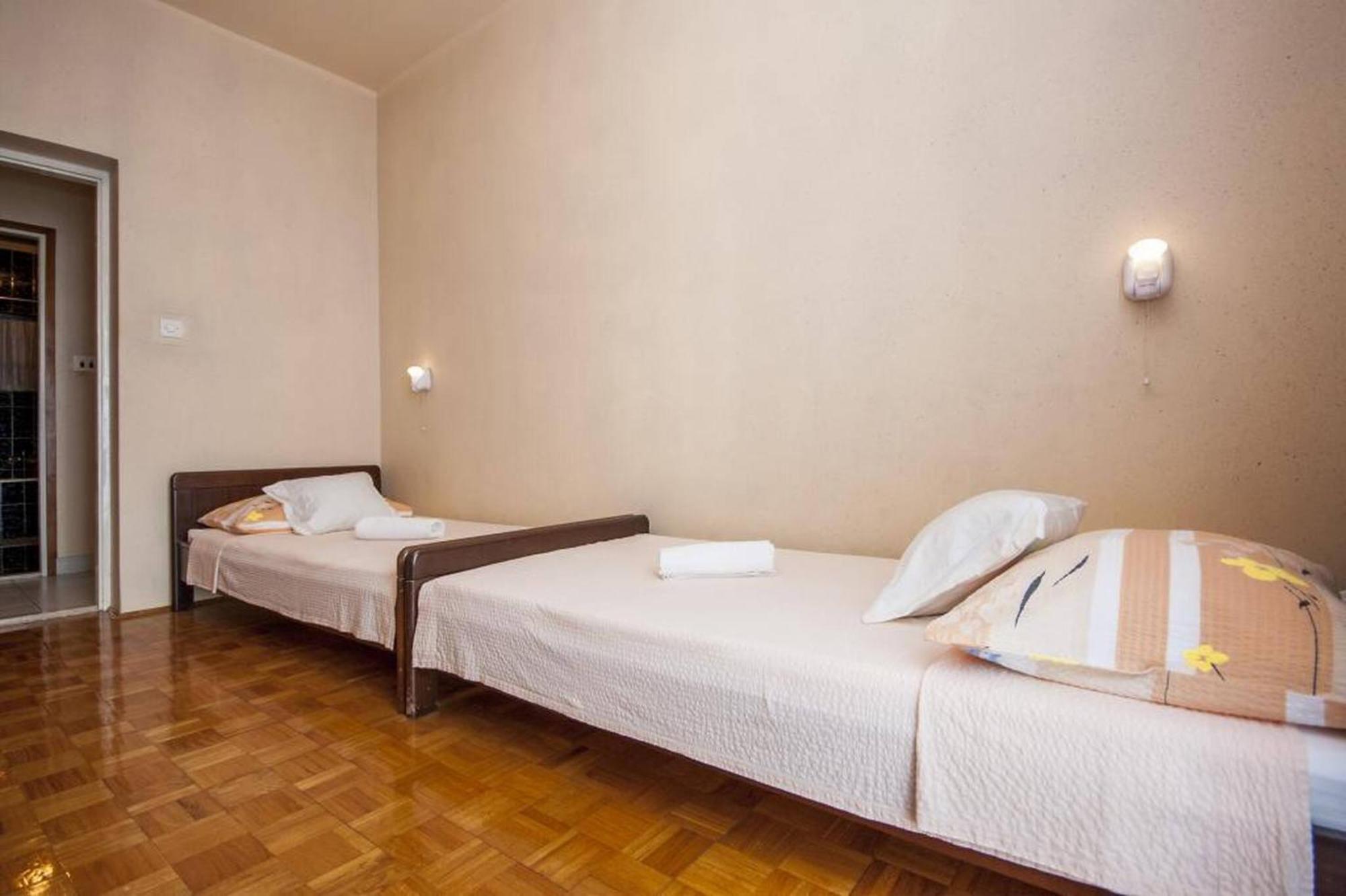 Apartments Zdenka Brodarica  Luaran gambar